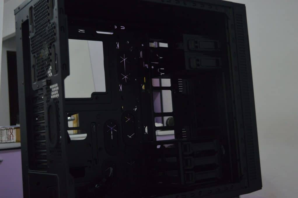 review Carcasa Thermaltake F31